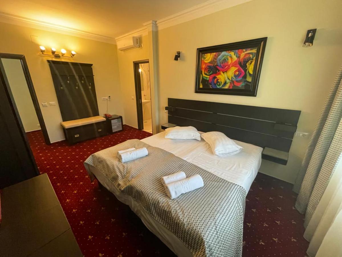 Casa Bucovineana Hotel Suceava Exterior photo