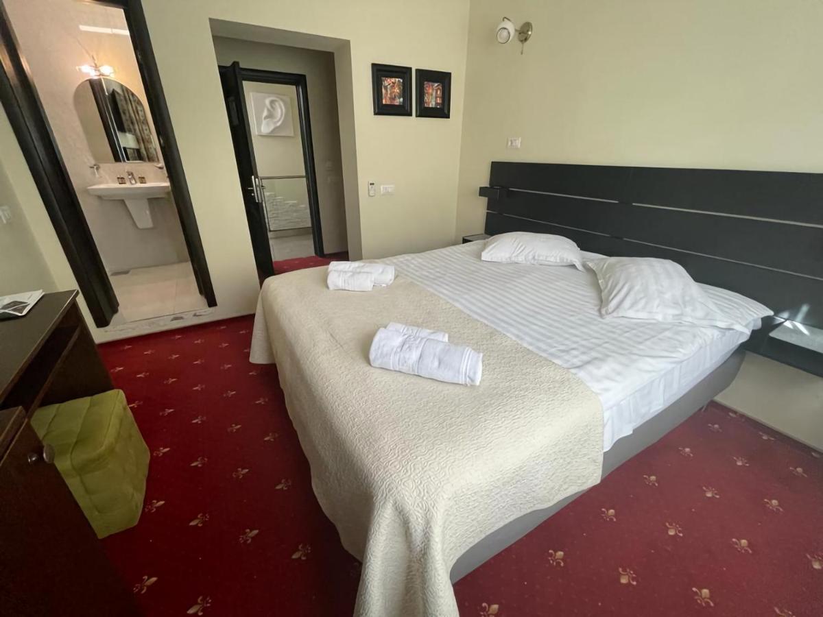 Casa Bucovineana Hotel Suceava Exterior photo