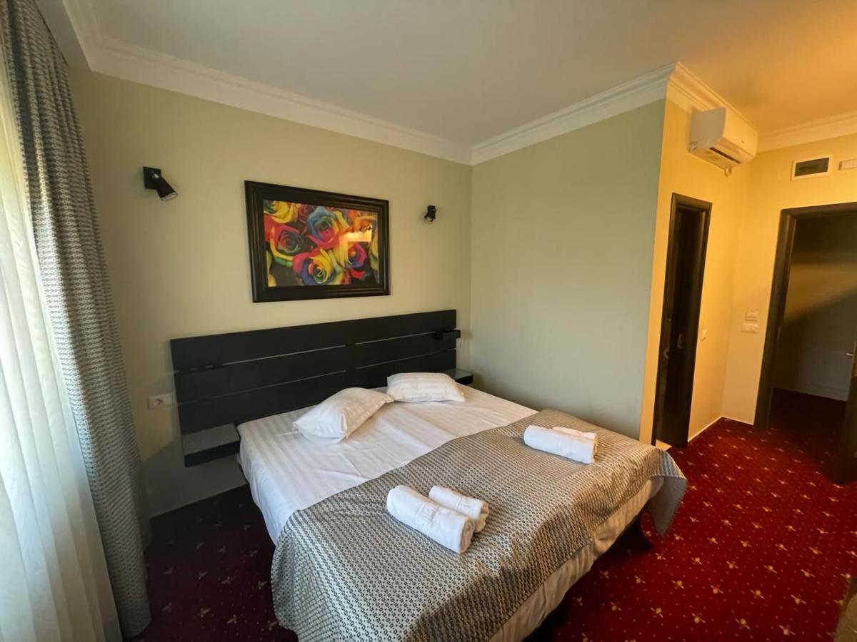 Casa Bucovineana Hotel Suceava Exterior photo
