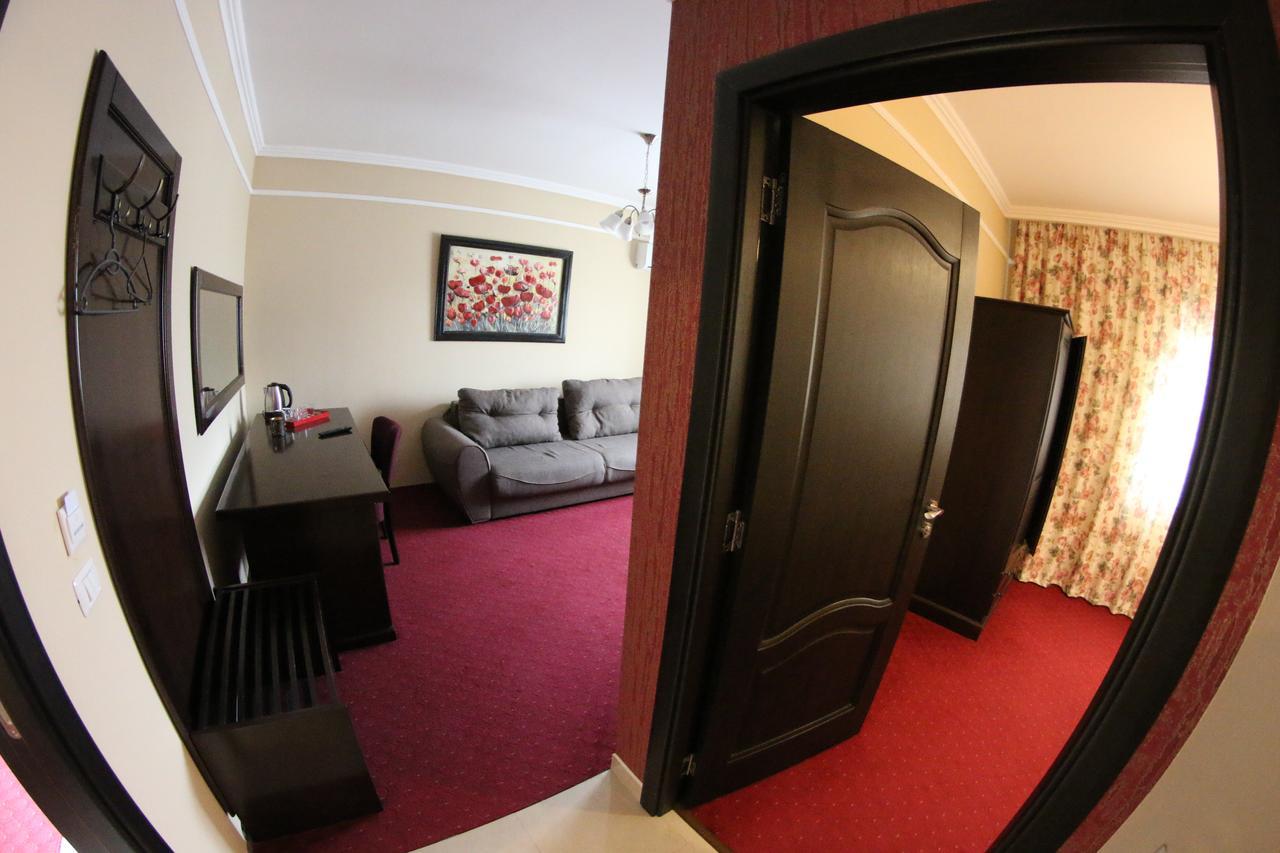 Casa Bucovineana Hotel Suceava Exterior photo