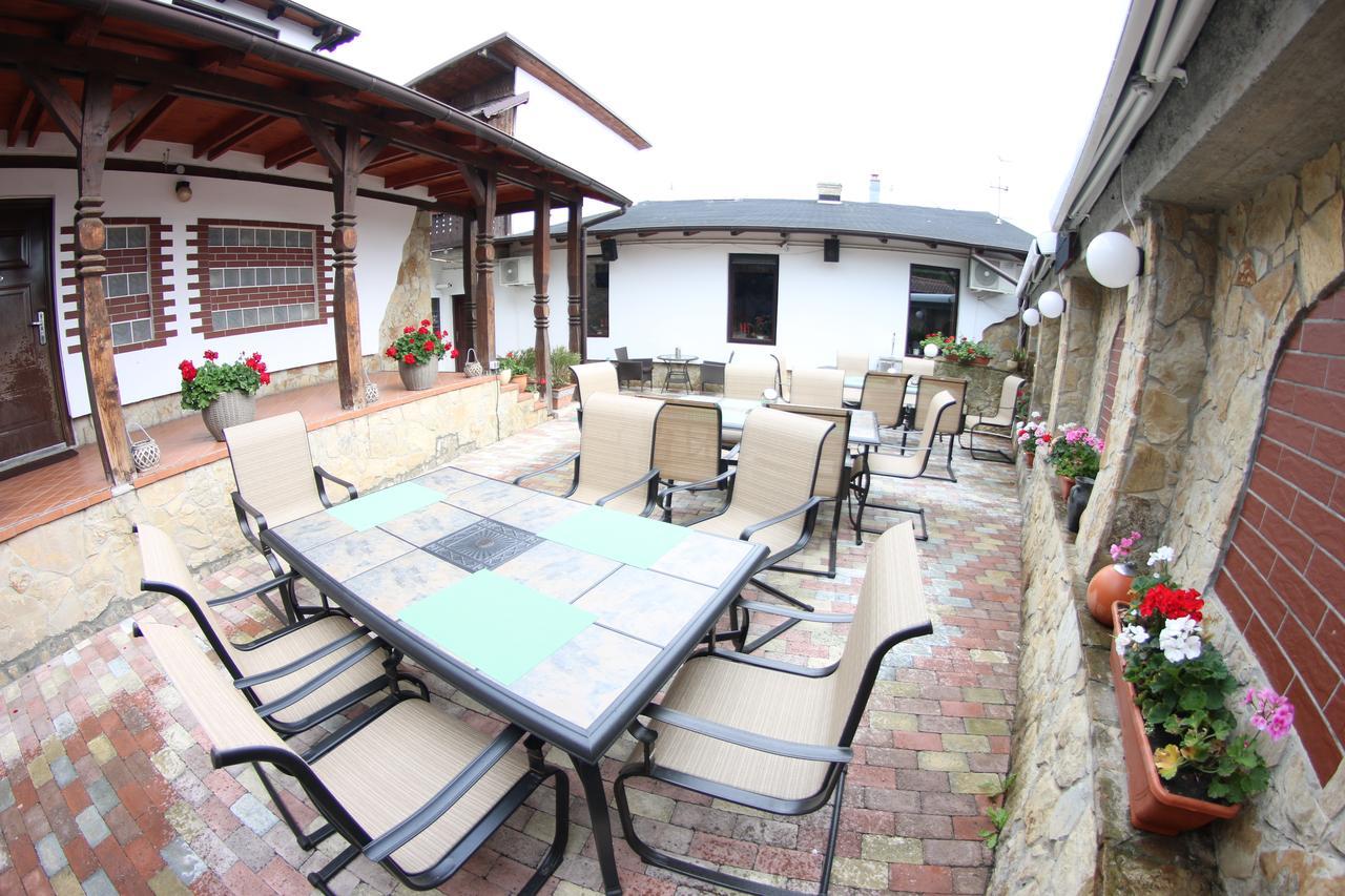 Casa Bucovineana Hotel Suceava Exterior photo