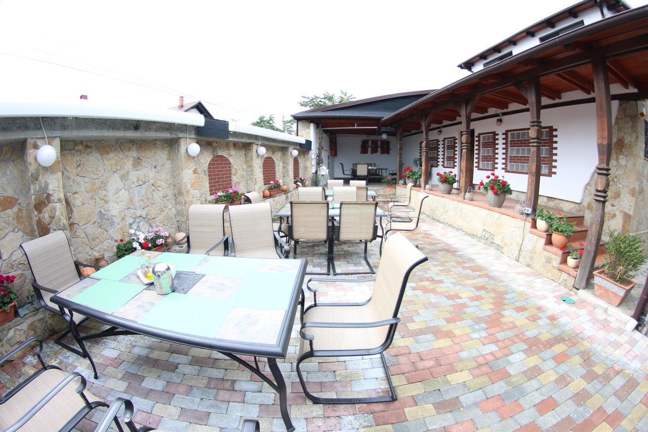 Casa Bucovineana Hotel Suceava Exterior photo