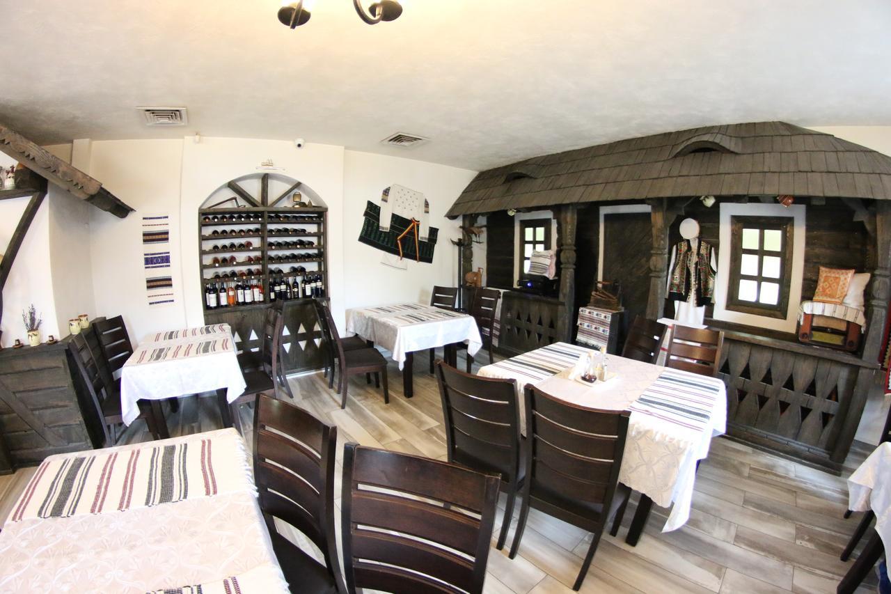 Casa Bucovineana Hotel Suceava Exterior photo