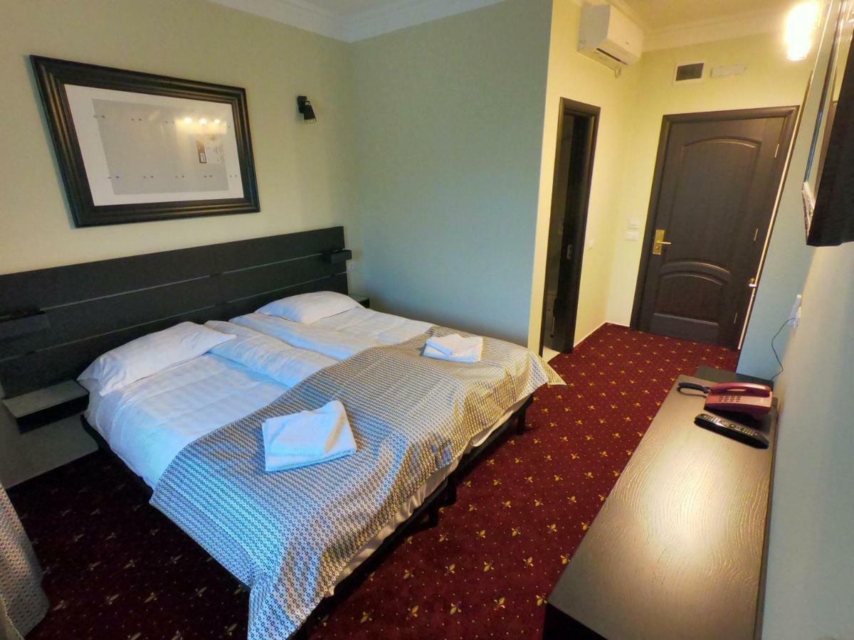 Casa Bucovineana Hotel Suceava Exterior photo