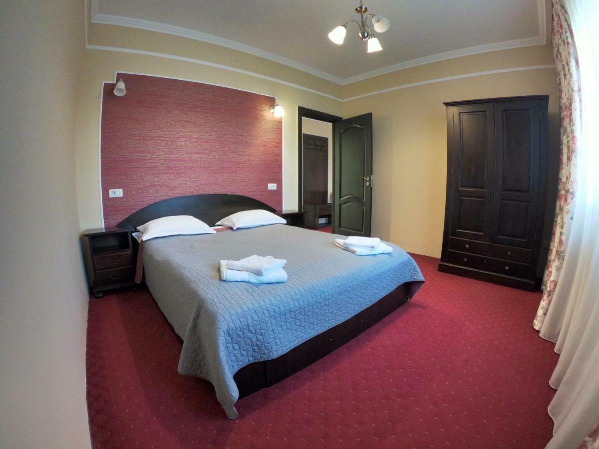 Casa Bucovineana Hotel Suceava Exterior photo
